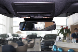 2022款福特福克斯三厢