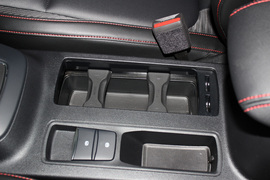 2022款福特福克斯三厢