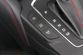 2022款福特福克斯三厢