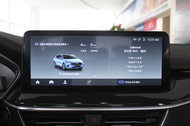 2022款福特福克斯三厢