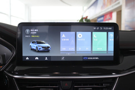 2022款福特福克斯三厢