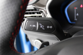 2022款福特福克斯三厢