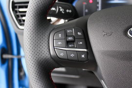 2022款福特福克斯三厢