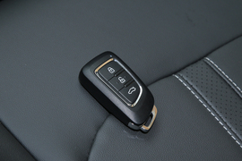 2022款东风风神E70