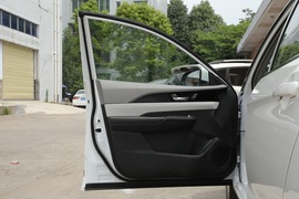 2022款东风风神E70