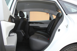 2022款东风风神E70