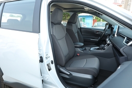 2022款丰田RAV4荣放