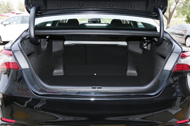 2022款丰田凯美瑞