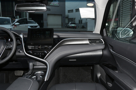 2022款丰田凯美瑞