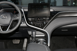 2022款丰田凯美瑞