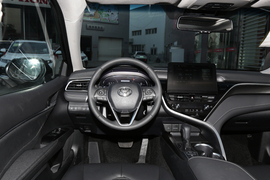 2022款丰田凯美瑞