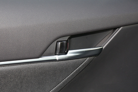 2022款丰田凯美瑞