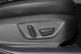 2022款丰田凯美瑞