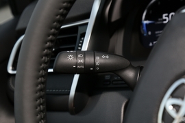 2022款丰田凯美瑞