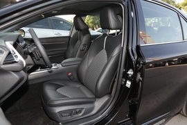 2022款丰田凯美瑞