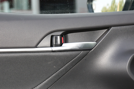 2022款丰田凯美瑞