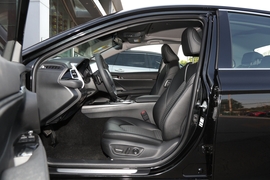 2022款丰田凯美瑞