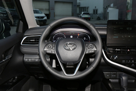 2022款丰田凯美瑞