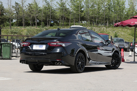 2022款丰田凯美瑞