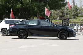 2022款丰田凯美瑞