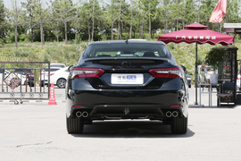 2022款丰田凯美瑞