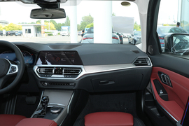 2022款宝马325Li