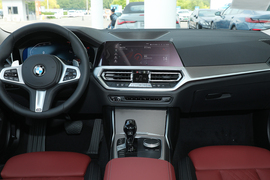 2022款宝马325Li