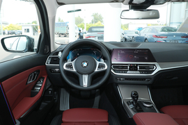 2022款宝马325Li