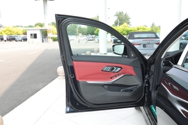 2022款宝马325Li
