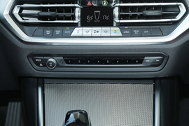 2022款宝马325Li