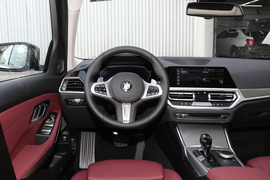 2022款宝马330Li