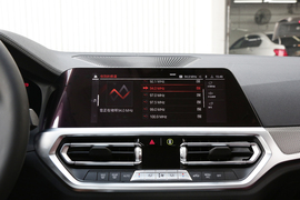 2022款宝马330Li