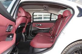 2022款宝马330Li