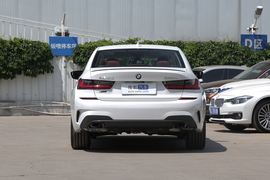 2022款宝马330Li