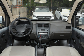 2022款五菱荣光S