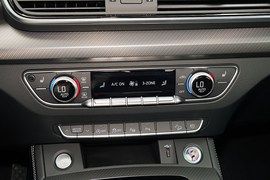 2022款奥迪Q5L