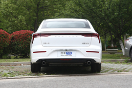 2022款奔腾B70