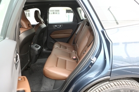 2023款沃尔沃XC60