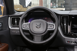 2023款沃尔沃XC60