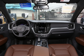 2023款沃尔沃XC60