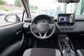 2022款丰田卡罗拉