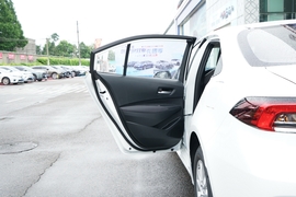 2022款丰田卡罗拉