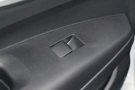 2022款丰田卡罗拉