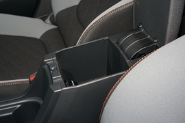 2022款丰田卡罗拉