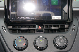 2022款丰田卡罗拉