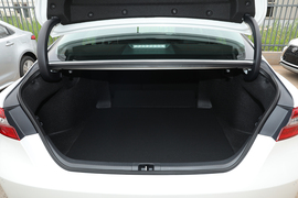 2022款丰田凯美瑞