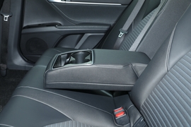 2022款丰田凯美瑞