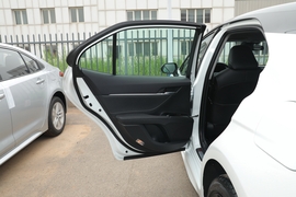 2022款丰田凯美瑞