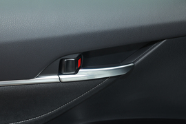 2022款丰田凯美瑞