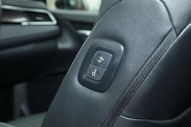 2022款丰田凯美瑞